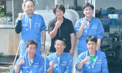 有限会社伊藤自動車整備工場のスタッフ集合写真